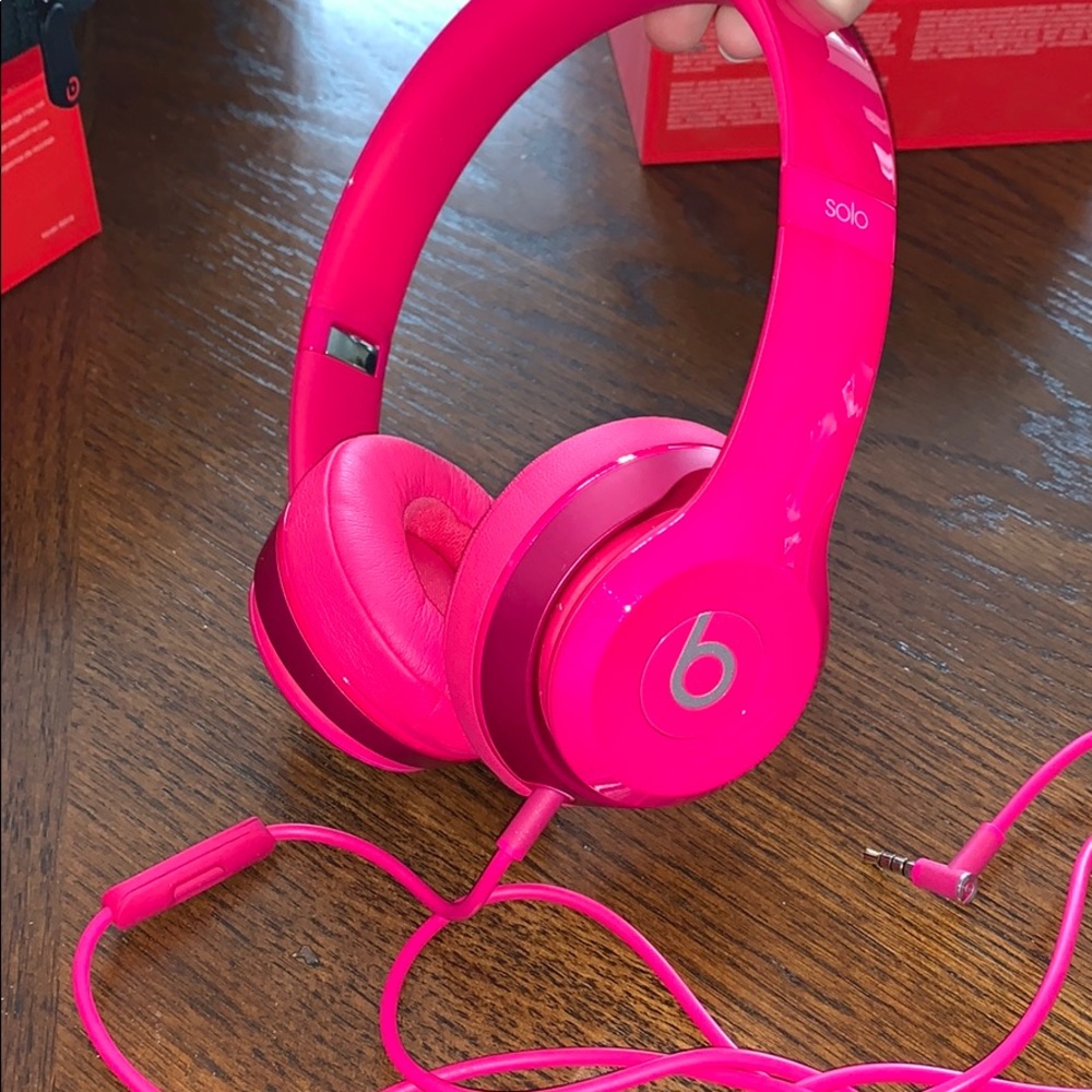beats solo2 wired headphones